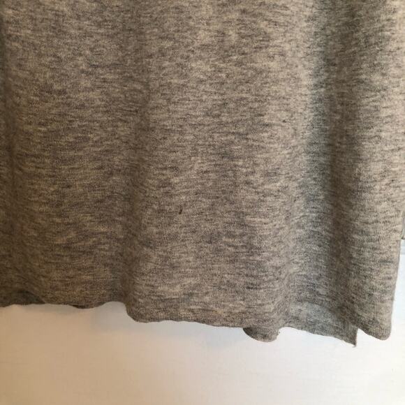 Aritzia Babaton Erin Grey V-Neck Lightweight Sweater - Picture 10 of 13